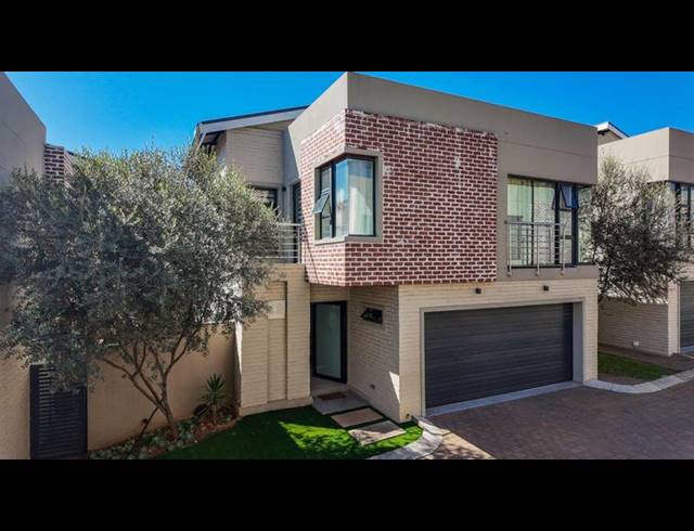 4 BEDROOM CLUSTER FOR SALE IN BRYANSTON